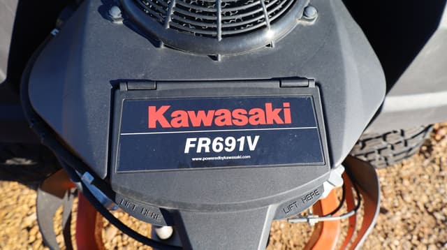 Image of Husqvarna Z254F equipment image 4