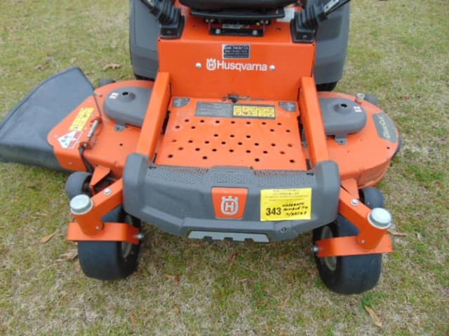 Image of Husqvarna Z254F equipment image 4