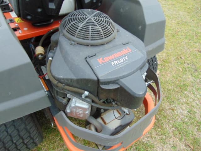 Image of Husqvarna Z254F equipment image 3