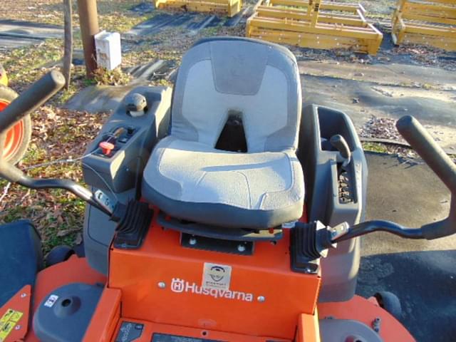 Image of Husqvarna Z254F equipment image 4