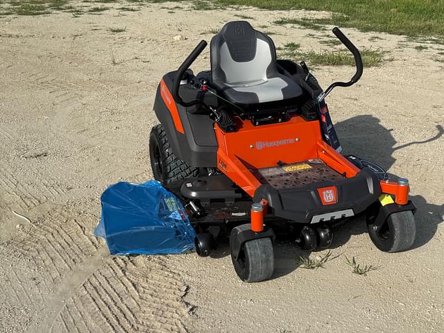 Image of Husqvarna Z254F equipment image 2