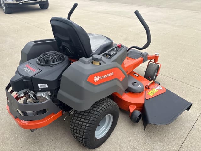 Image of Husqvarna Z254F equipment image 3