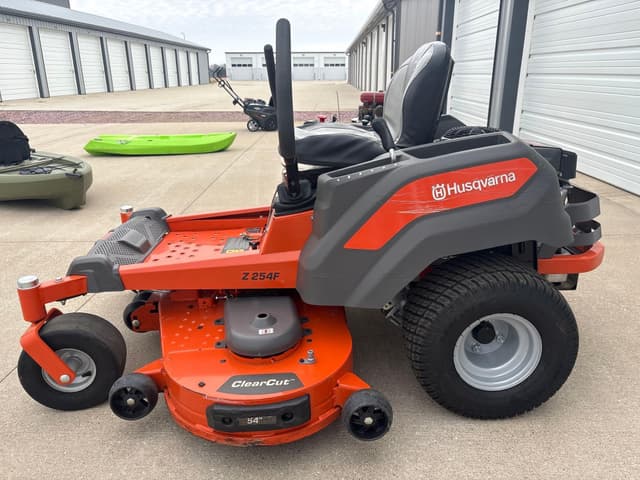 Image of Husqvarna Z254F equipment image 1