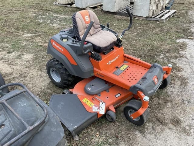 Image of Husqvarna Z254F equipment image 2