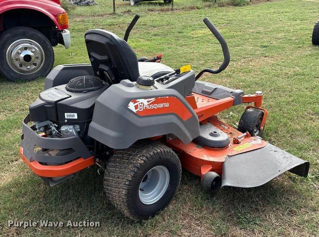 Image of Husqvarna Z254F equipment image 4