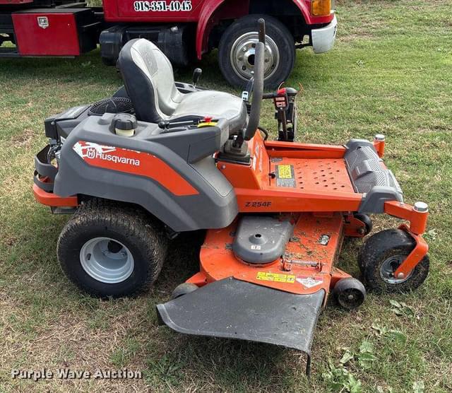 Image of Husqvarna Z254F equipment image 3