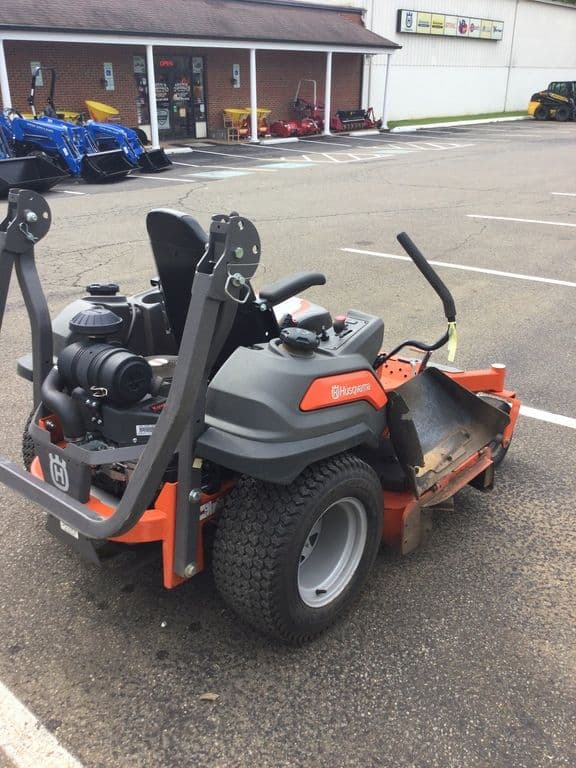 Image of Husqvarna Z454XS equipment image 2