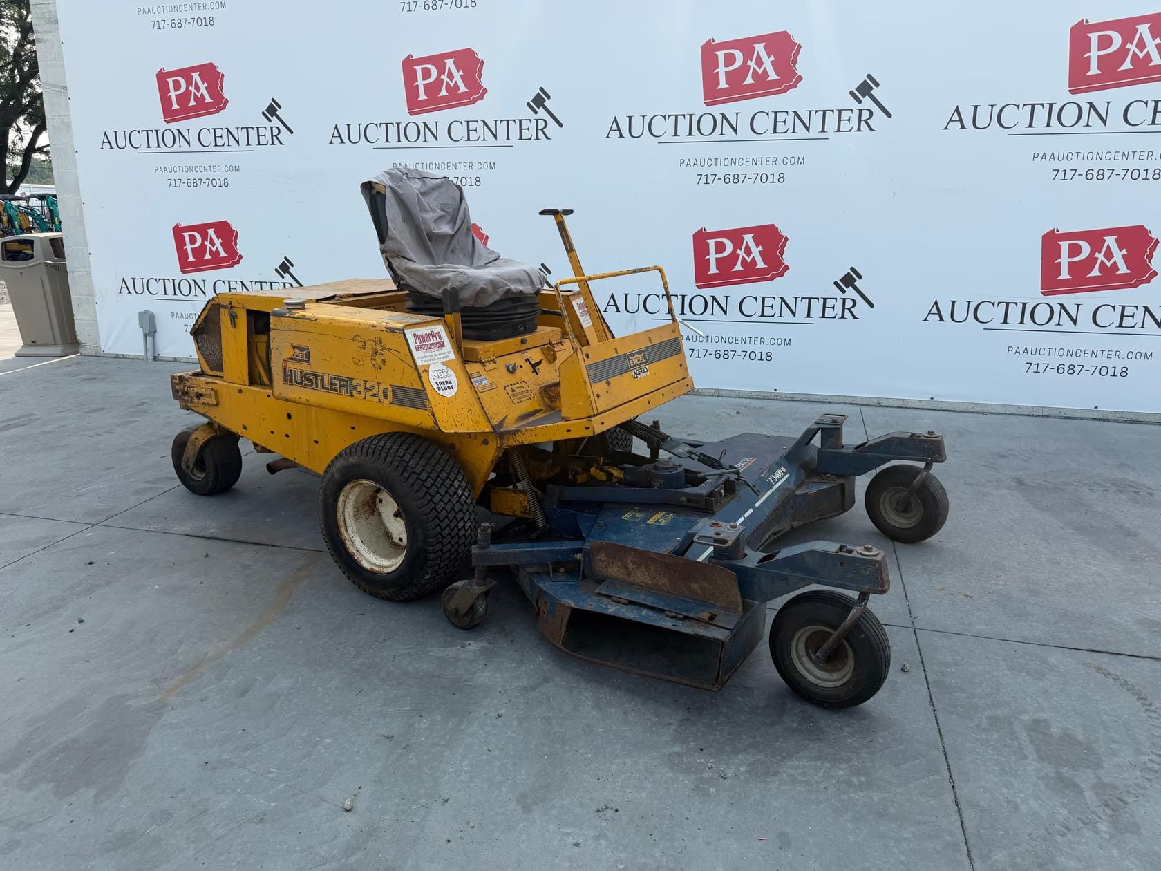 Hustler 923284 Equipment Image0