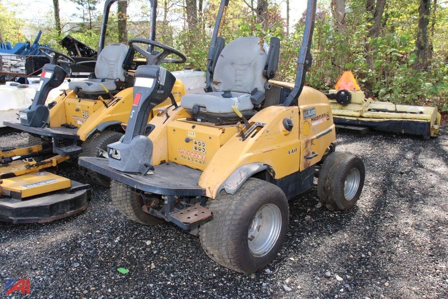 2020 Hustler 3700 Equipment Image0