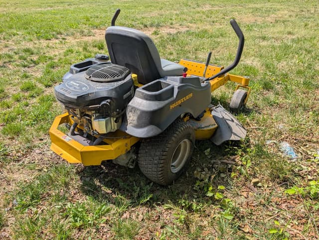Image of Hustler Raptor equipment image 3