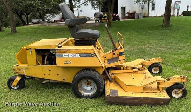 Image of Hustler 4400 equipment image 3