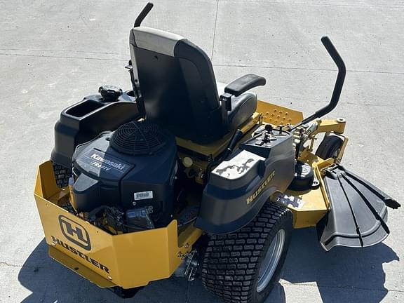 Image of Hustler Raptor equipment image 3