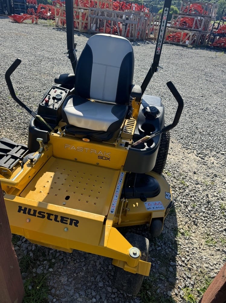 2018 Hustler FasTrak SDX Equipment Image0