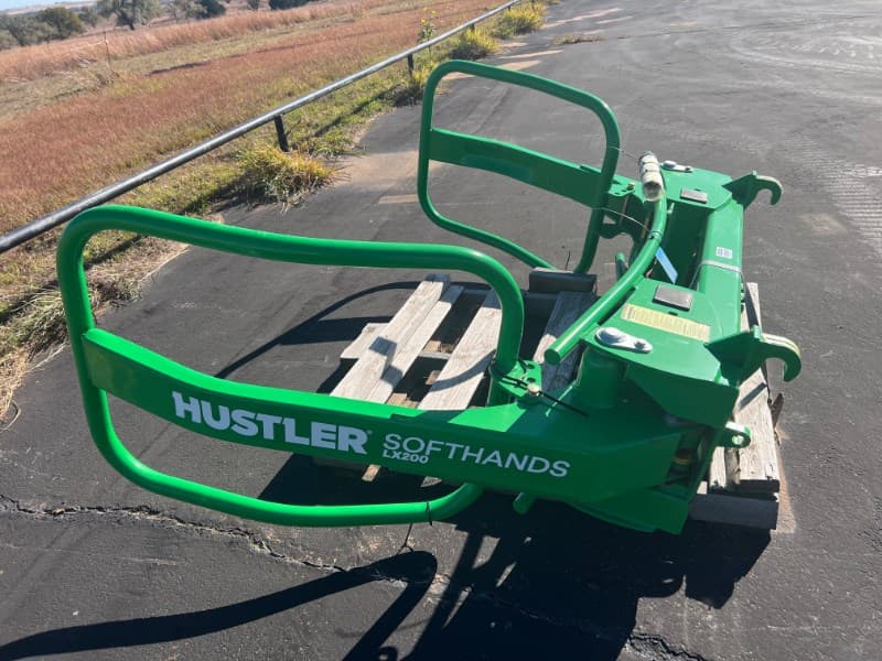 Image of Hustler Softhands LX200 Image 0