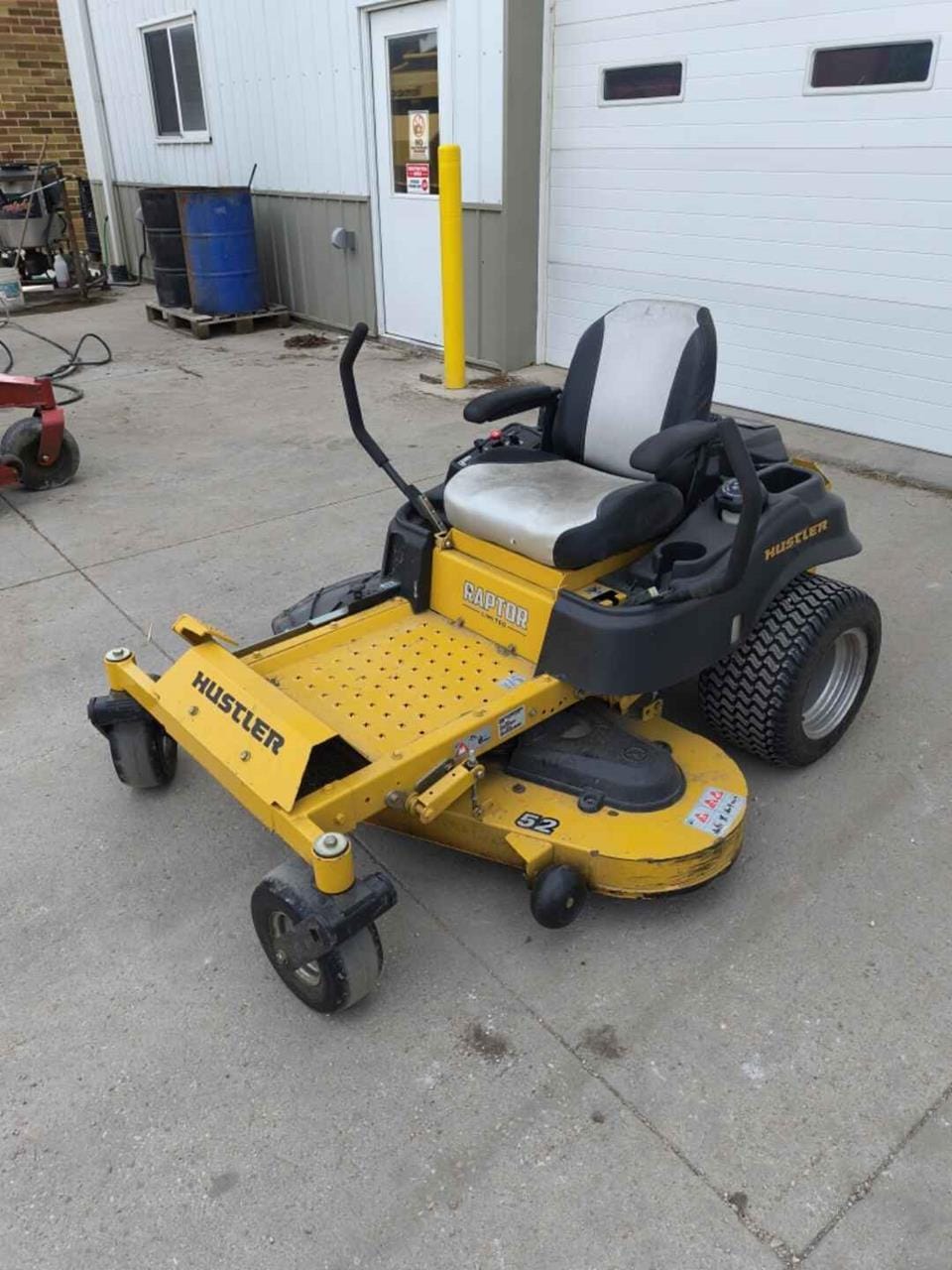 Hustler Raptor Equipment Image0