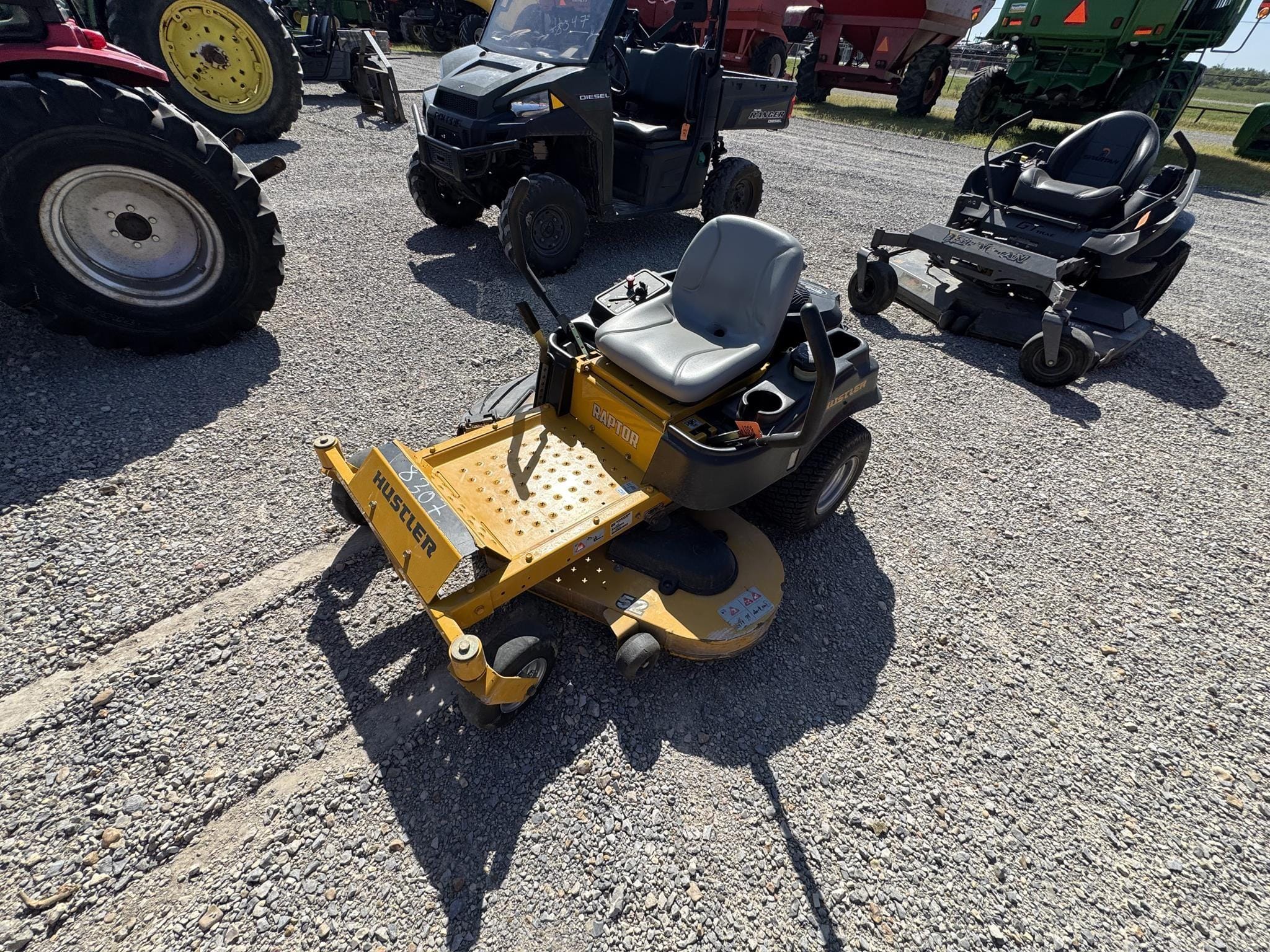 Hustler Raptor Equipment Image0