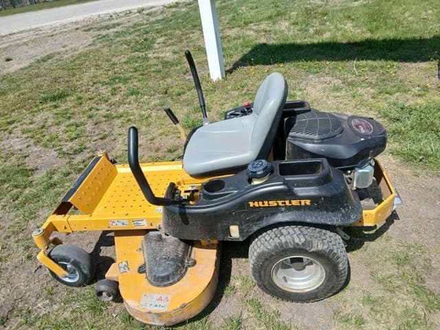 Image of Hustler Raptor equipment image 4