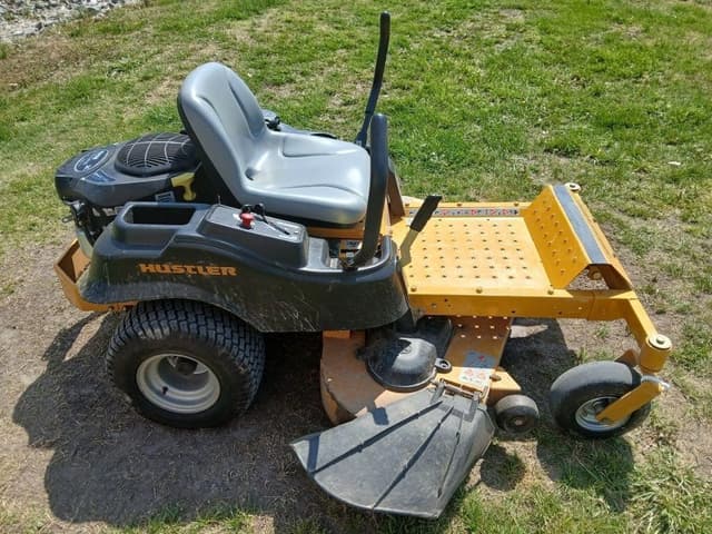 Image of Hustler Raptor equipment image 2