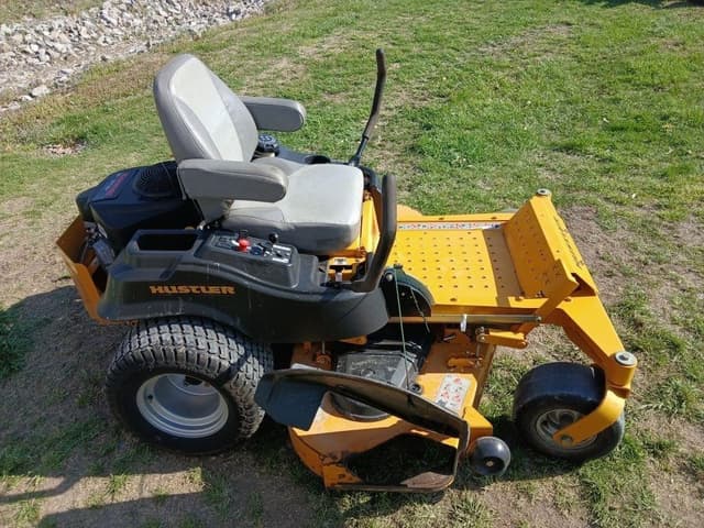 Image of Hustler Raptor SD equipment image 2