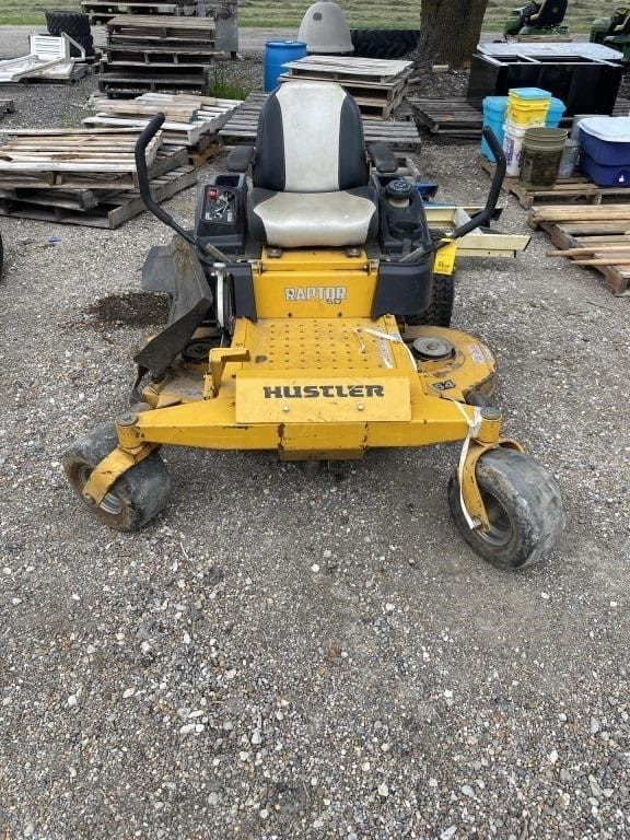 Hustler Raptor SD Equipment Image0