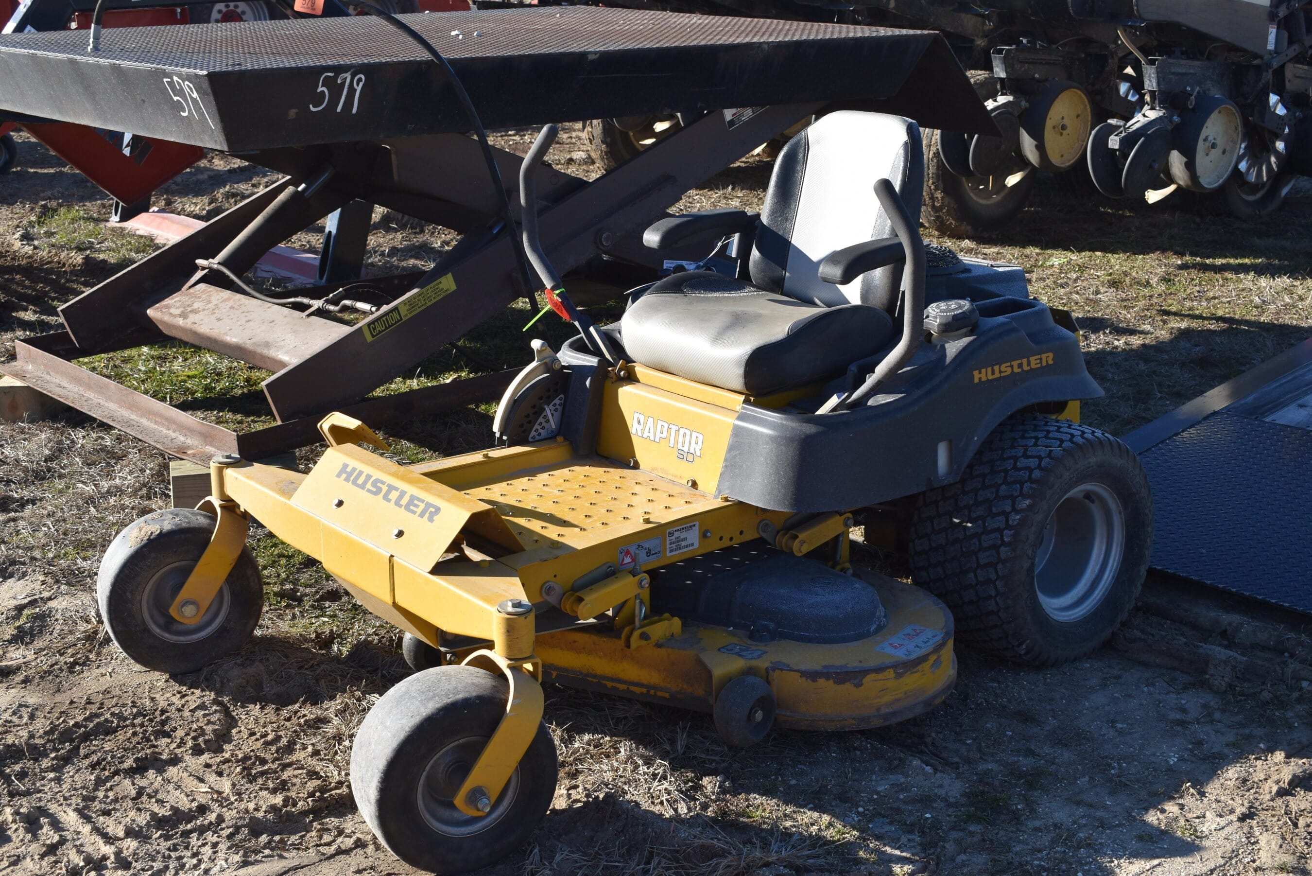 Hustler Raptor SD Equipment Image0