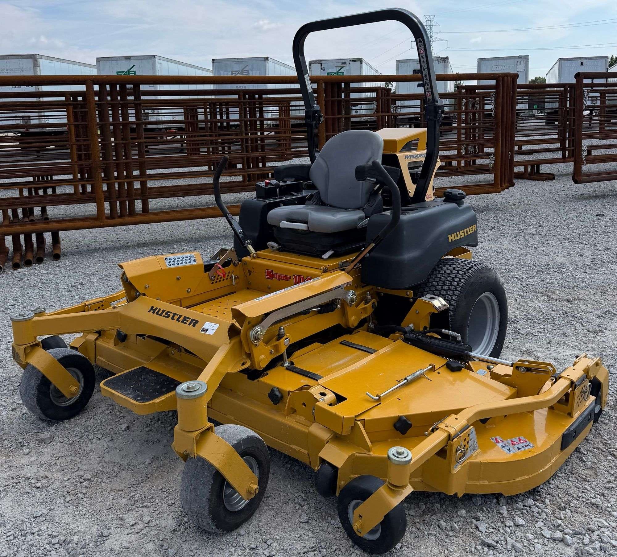 Hustler Super 104 Equipment Image0