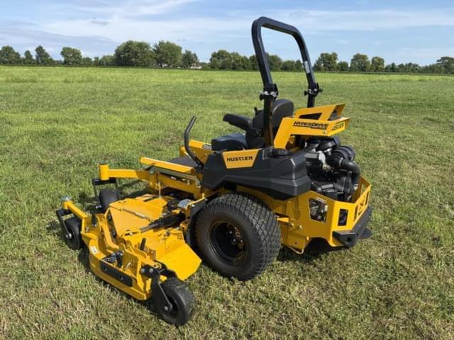 Image of Hustler Super 104 equipment image 1
