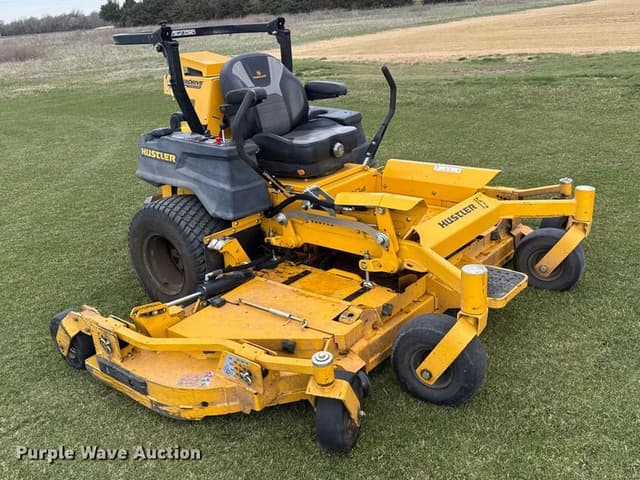 Image of Hustler Super 104 equipment image 2