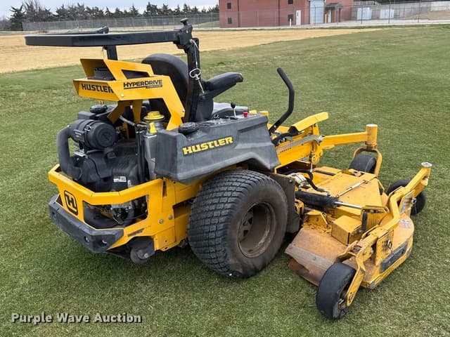 Image of Hustler Super 104 equipment image 4