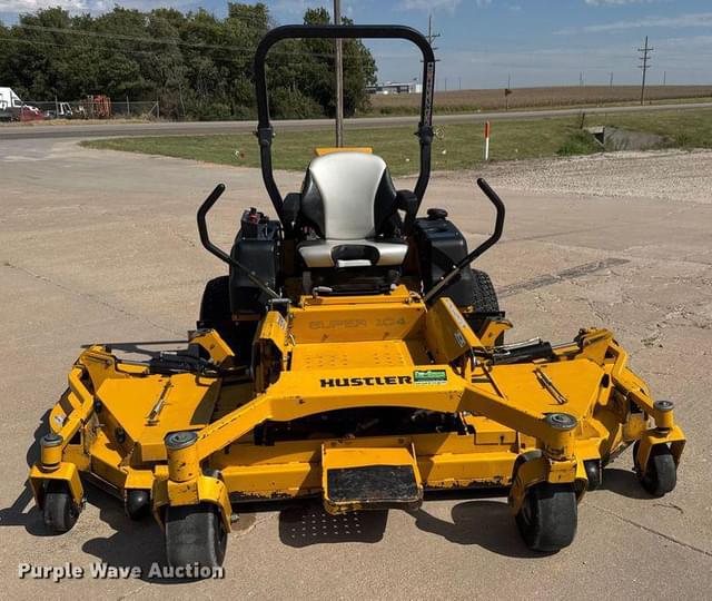 Image of Hustler Super 104 equipment image 1