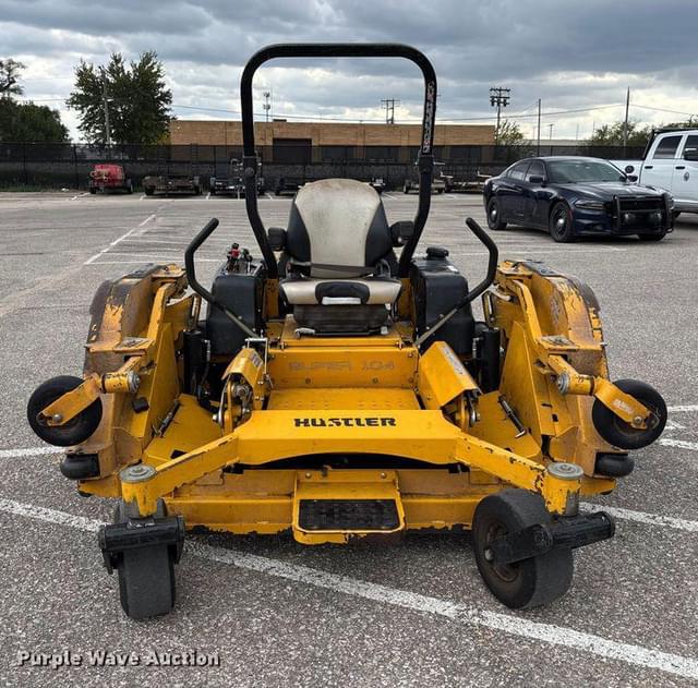 Image of Hustler Super 104 equipment image 1