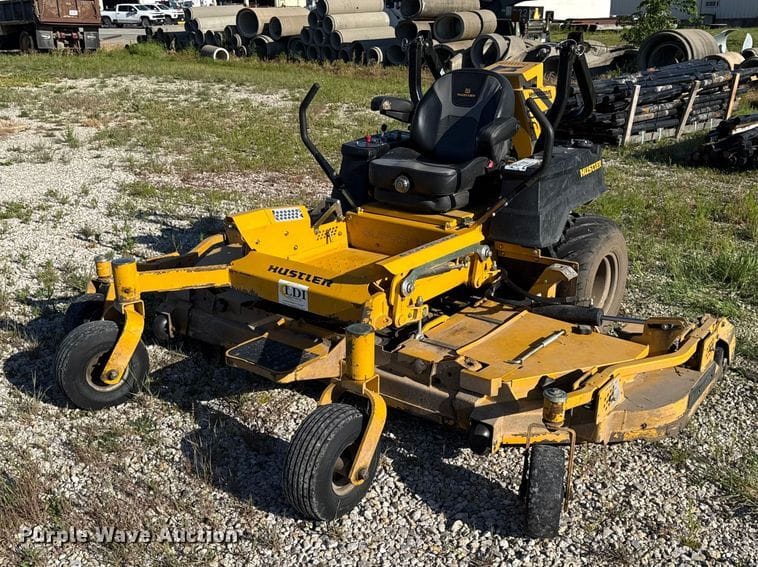 Hustler Super 104 Equipment Image0