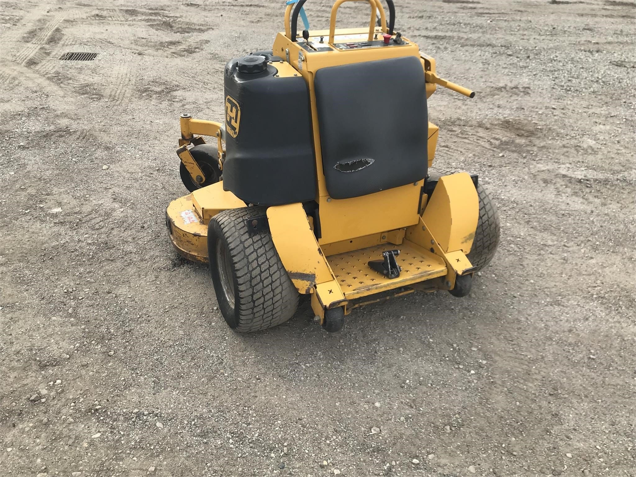 2016 Hustler Super S Equipment Image0