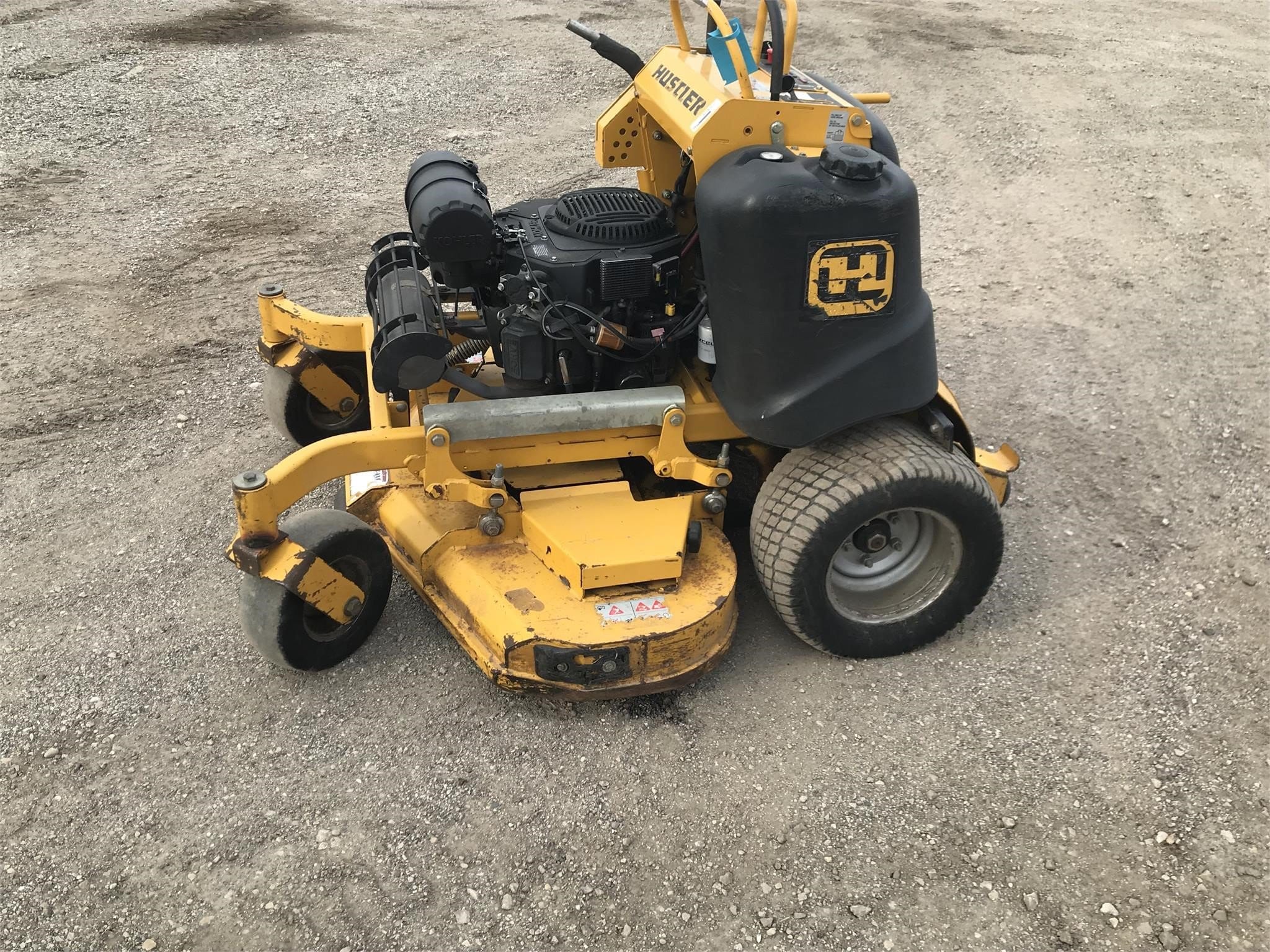 2016 Hustler Super S Equipment Image0