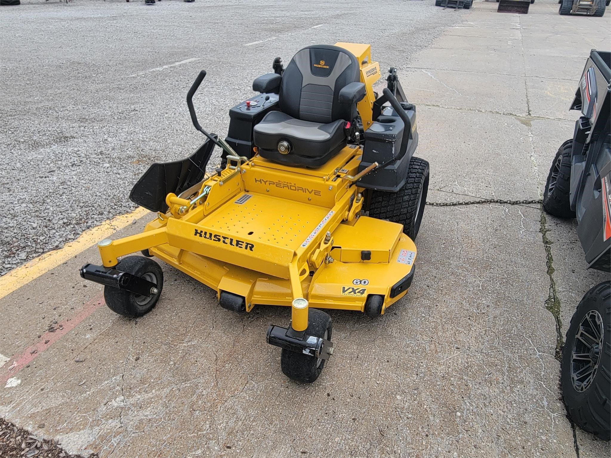 Hustler Super Z HyperDrive Equipment Image0