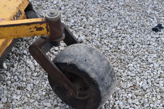 Image of Hustler Super Z equipment image 3