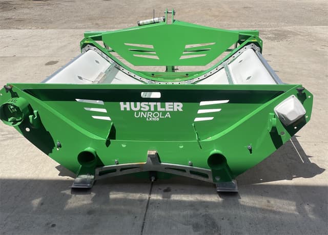 Image of Hustler Unrolla LX105 equipment image 3