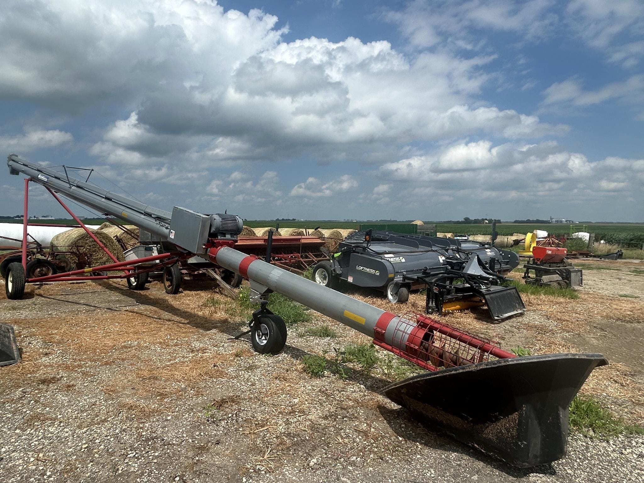 Hutchinson 10X52 Equipment Image0