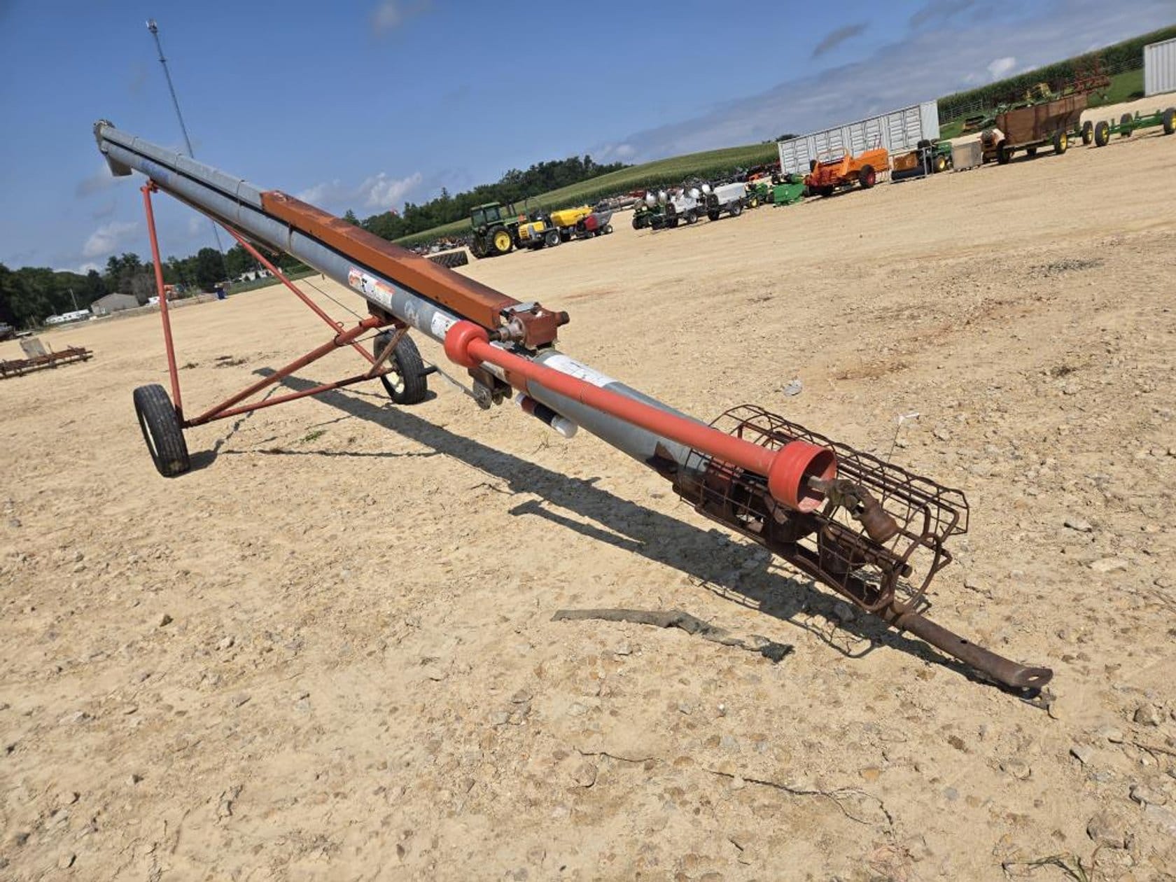 Hutchinson 8x33 Equipment Image0