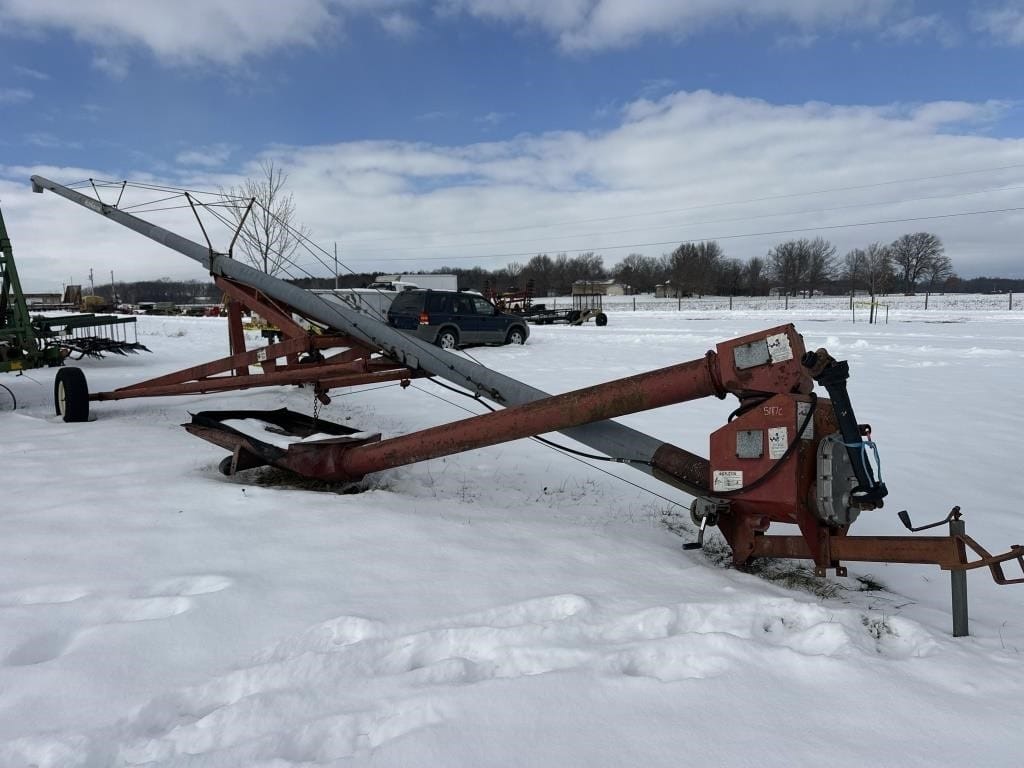 Hutchinson 8x60 Equipment Image0