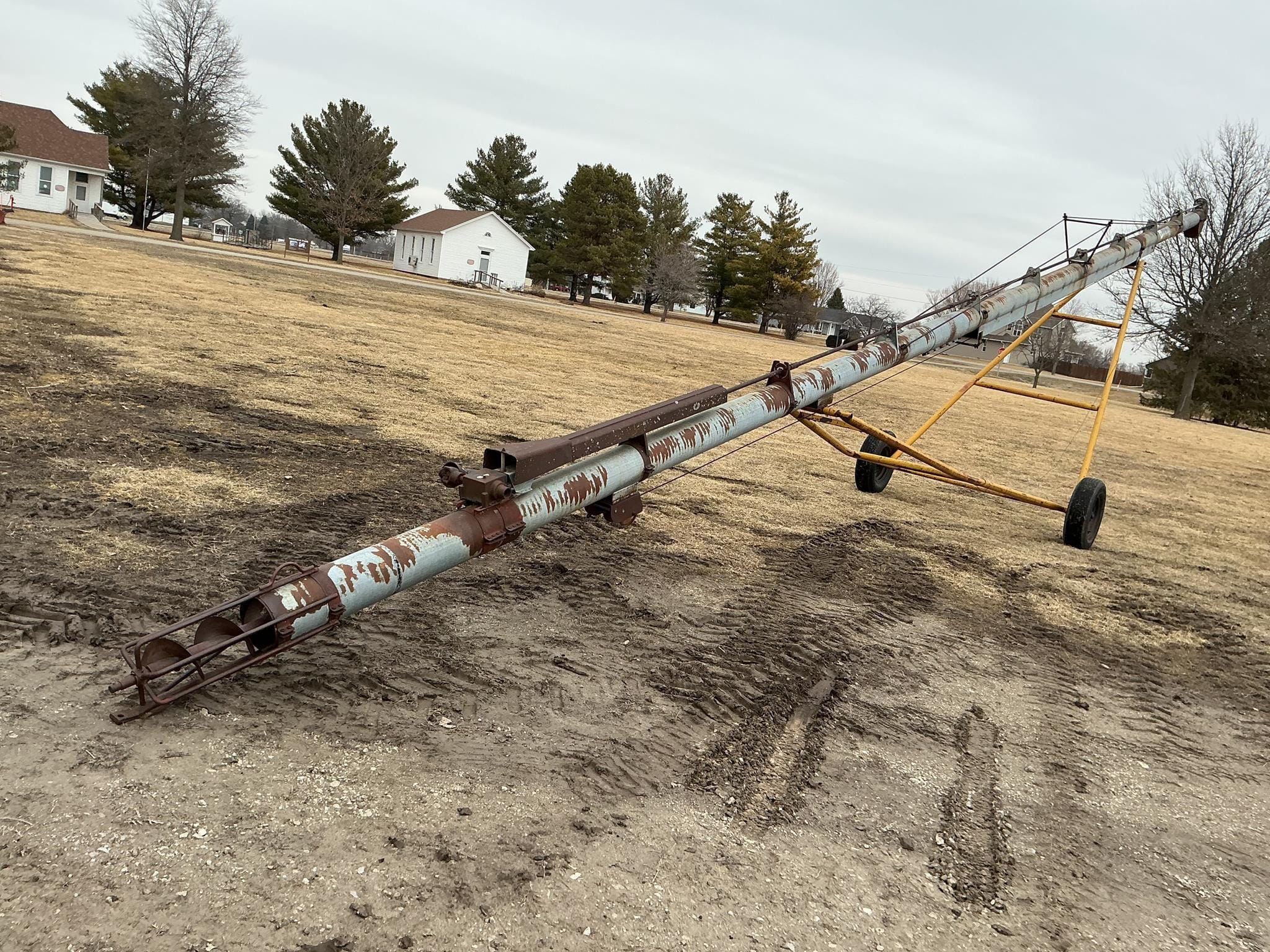 Hutchinson 8x60 Equipment Image0