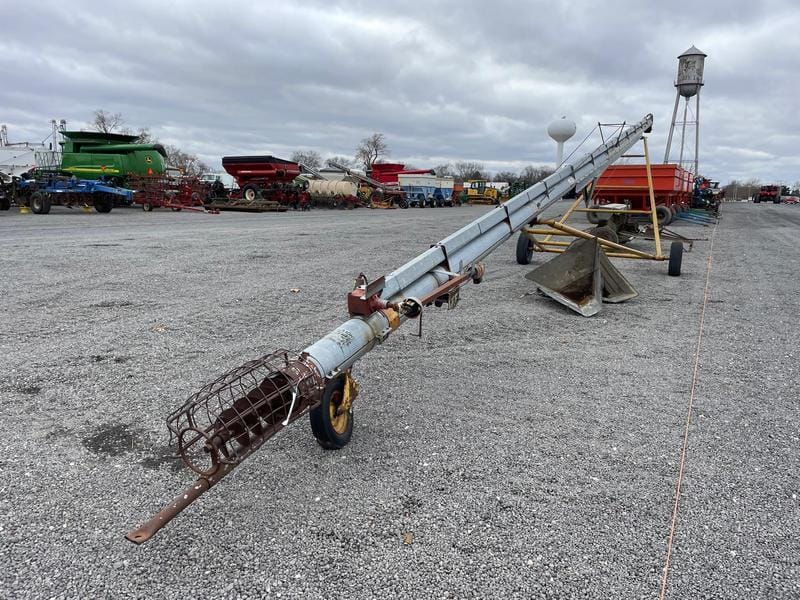 Hutchinson 8x62 Equipment Image0