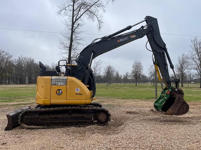 Image of John Deere 135G equipment image 2