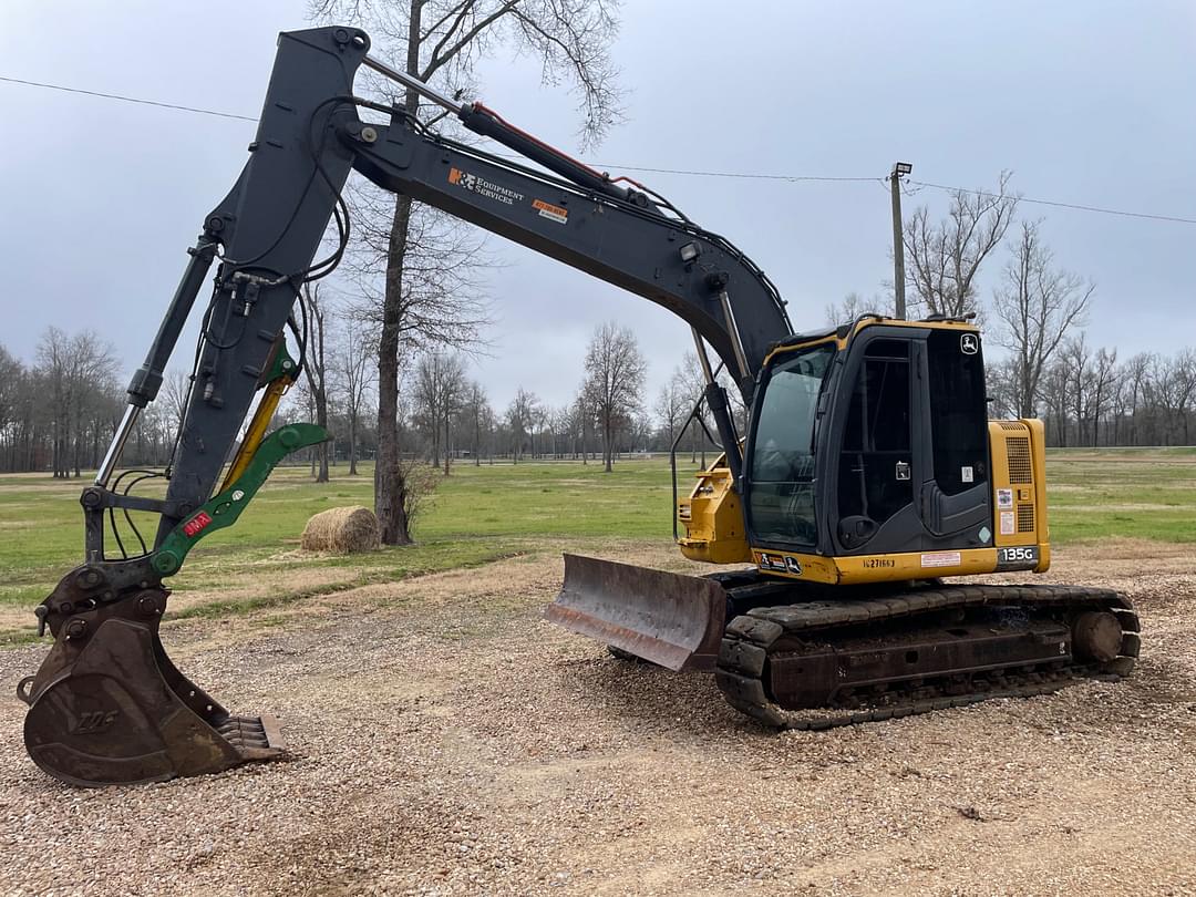 Image of John Deere 135G Primary image