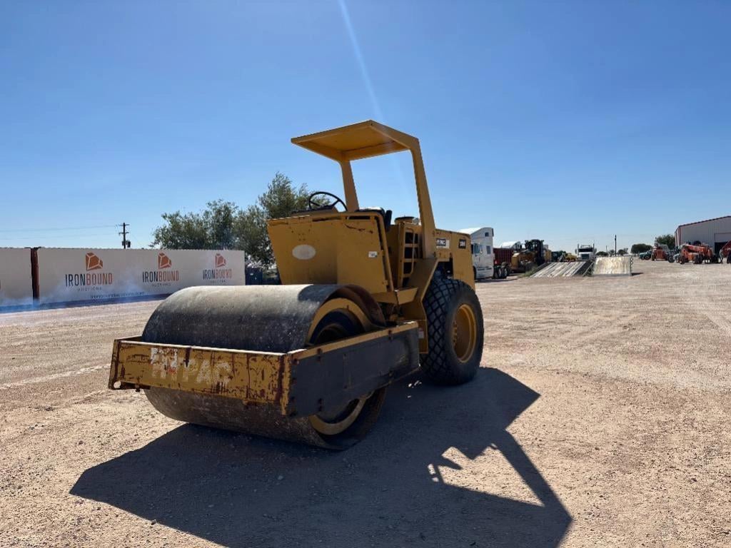 SOLD - Hypac C830B Lot No. 6231087 Construction with 2,843 Hrs ...