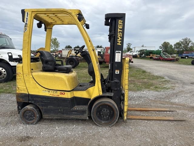 Image of Hyster 50 equipment image 2