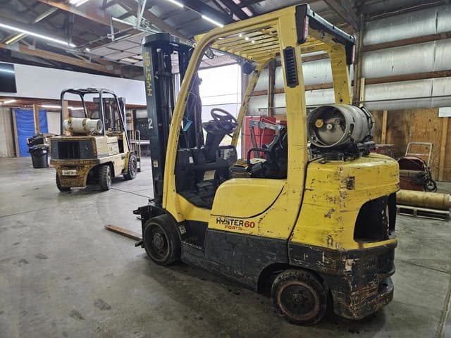 Image of Hyster 60 equipment image 2