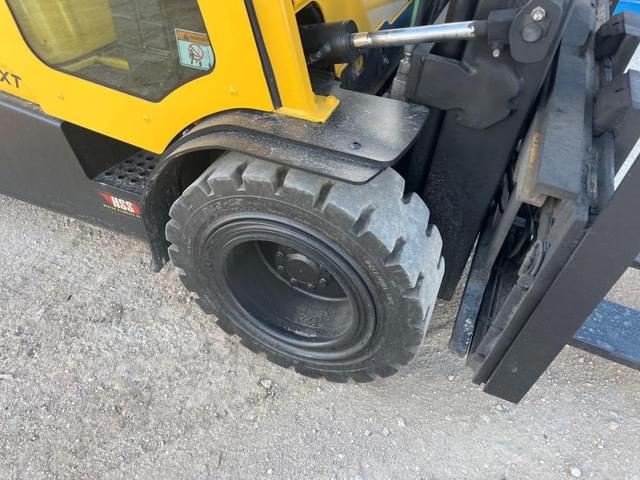 Image of Hyster 60XT equipment image 4
