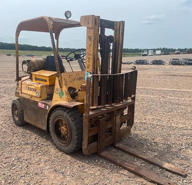 Image of Hyster 30  equipment image 2