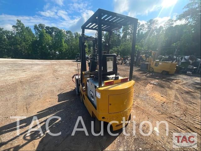 Image of Hyster E30XL equipment image 3